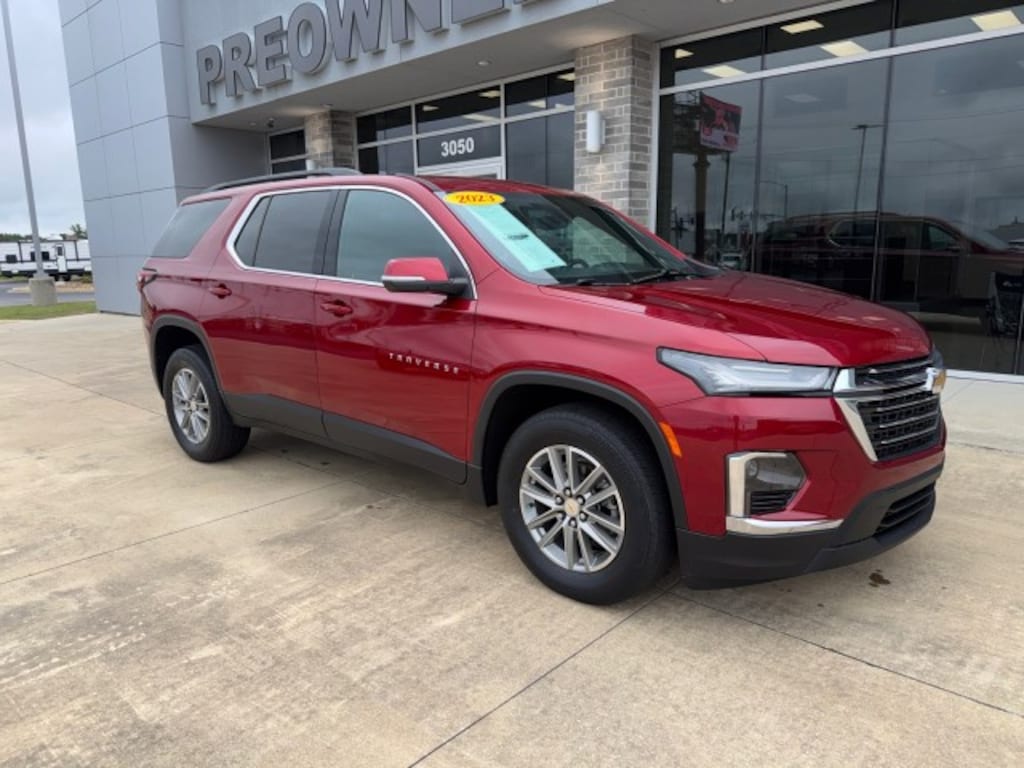 Used 2023 Chevrolet Traverse LT Cloth SUV