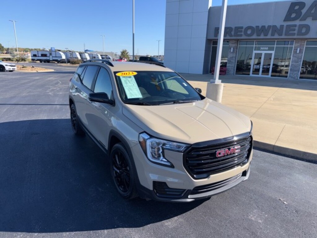 Used 2023 GMC Terrain SLE SUV