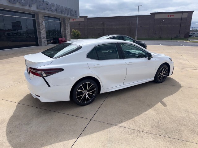 2024 Toyota Camry SE photo 2