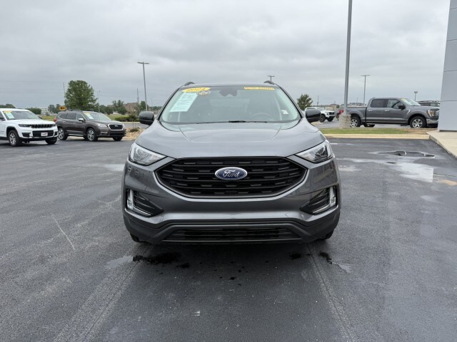 2024 Ford Edge SEL photo 3