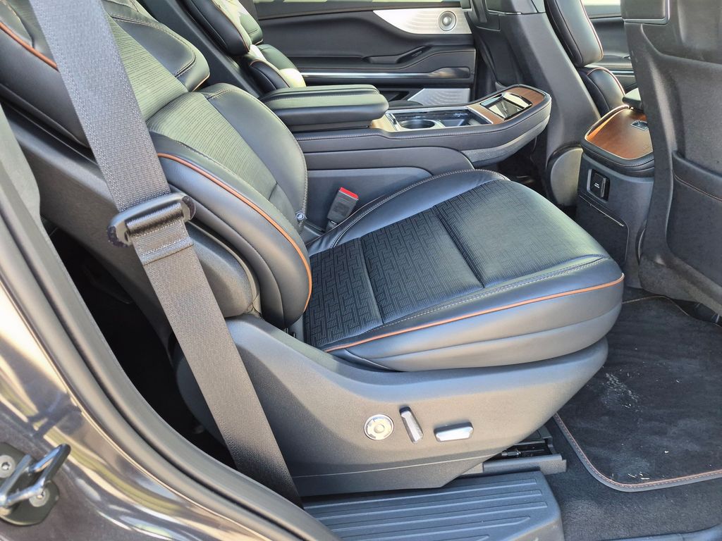 2025 Lincoln Navigator Black Label - Photo 18