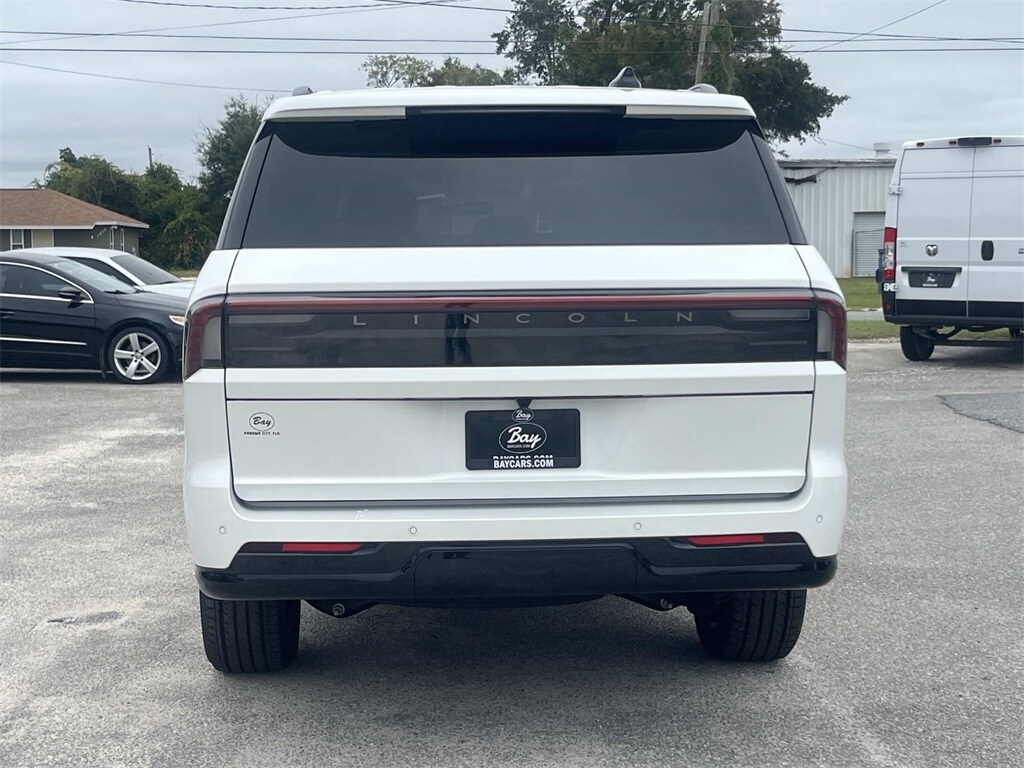2025 Lincoln Navigator L Reserve photo 3