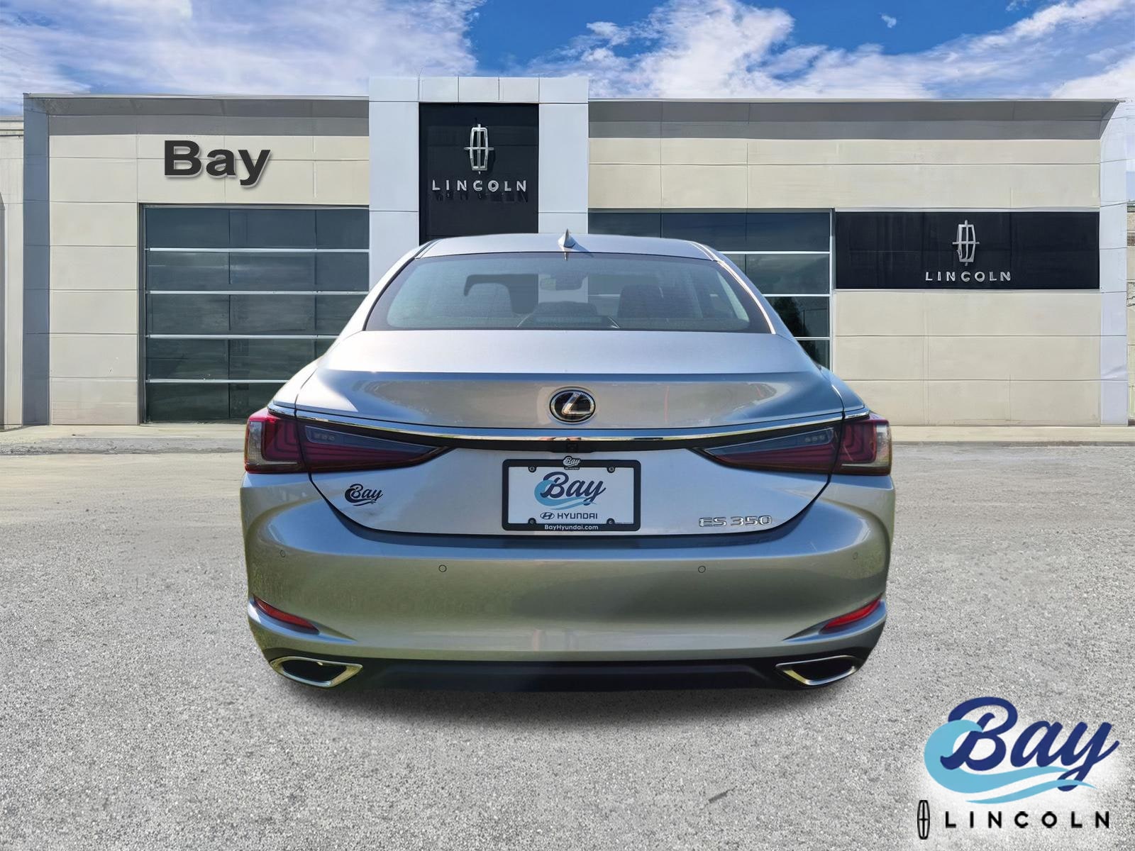 2025 Lexus ES 350 - Photo 7