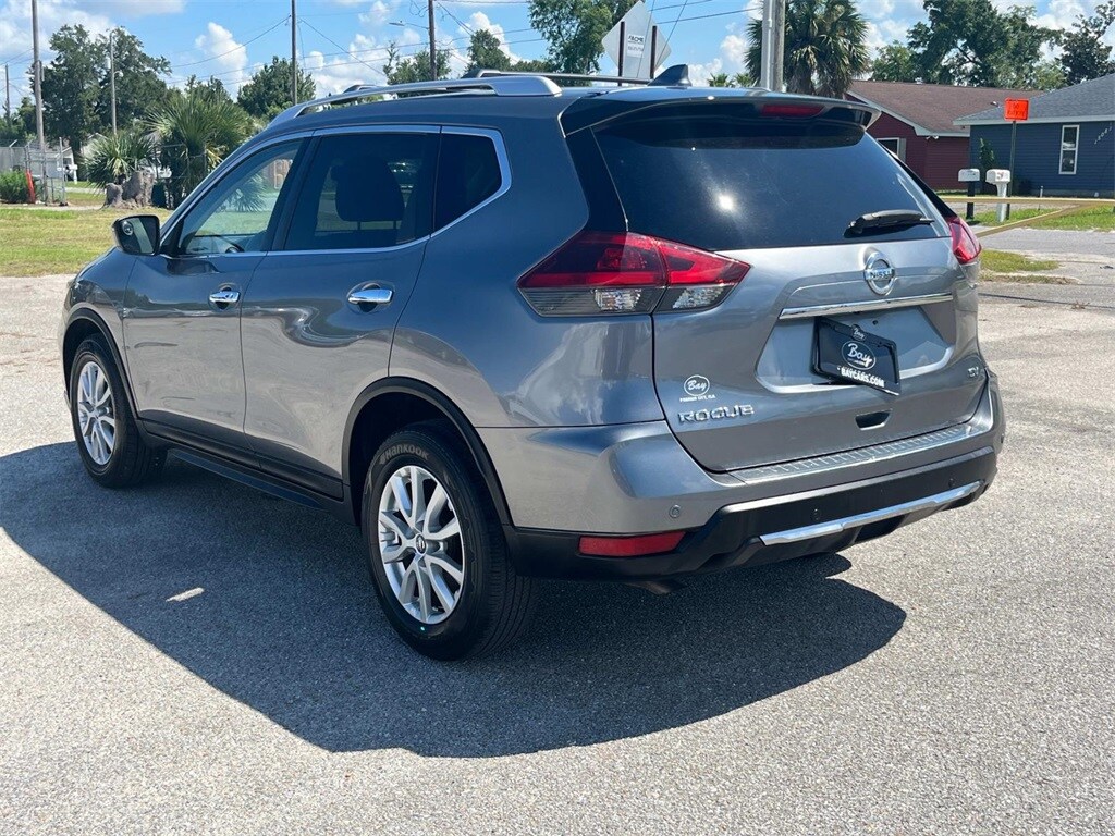 2019 Nissan Rogue SV photo 3