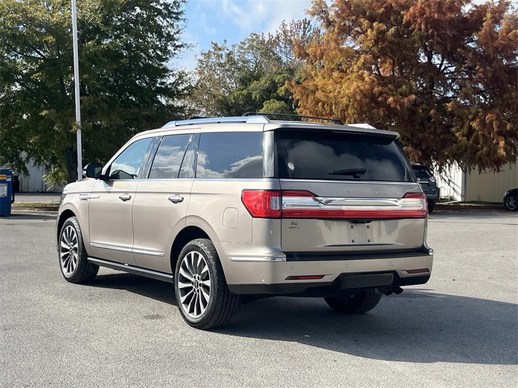 2018 Lincoln Navigator Select photo 3