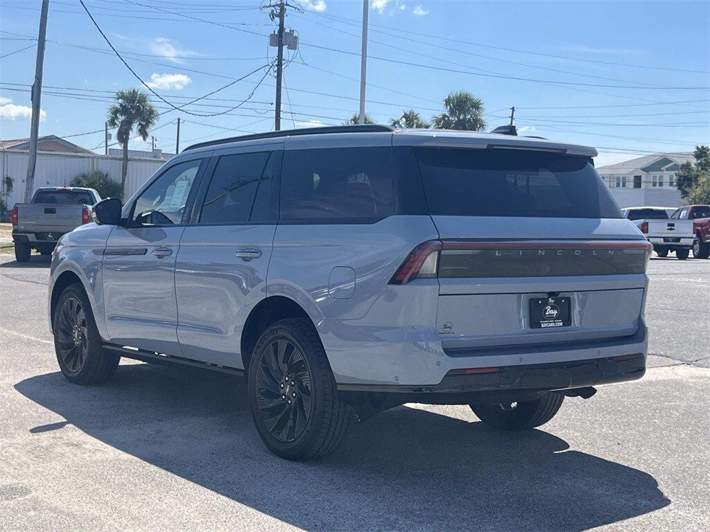 2025 Lincoln Navigator Reserve photo 3