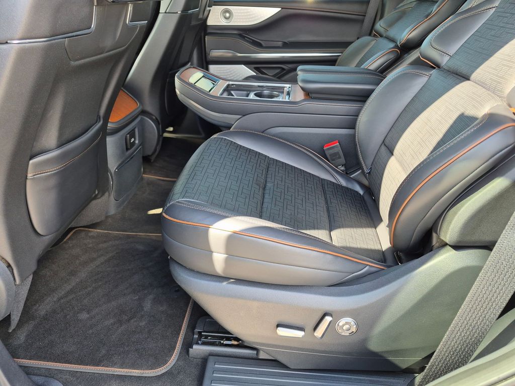 2025 Lincoln Navigator Black Label - Photo 17