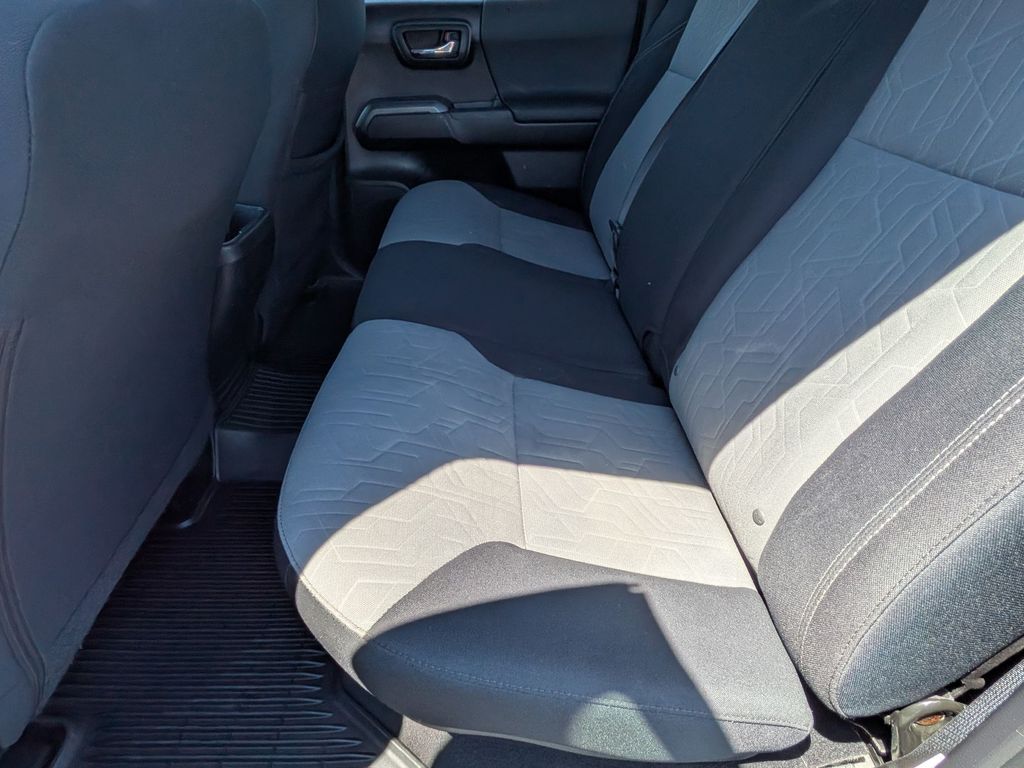 2020 Toyota Tacoma TRD Sport - Photo 17