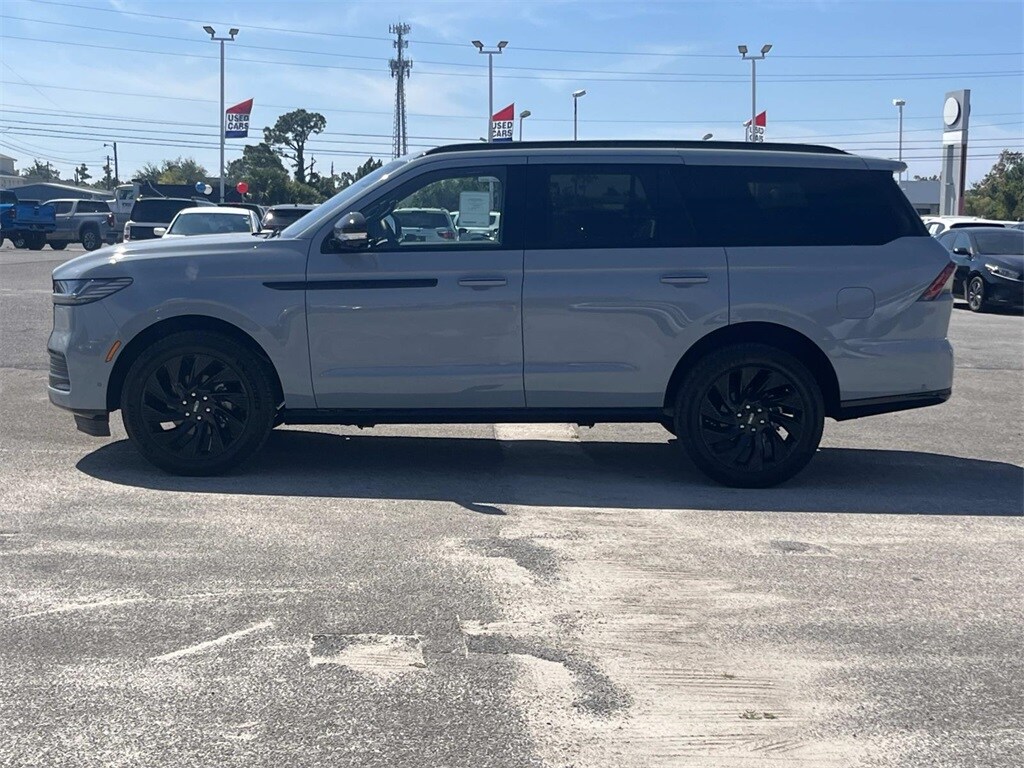 2025 Lincoln Navigator Reserve photo 2
