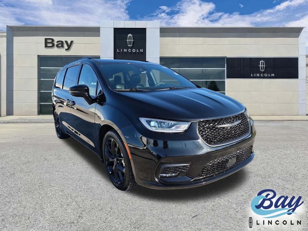 Used 2025 Chrysler Pacifica Limited Passenger Van