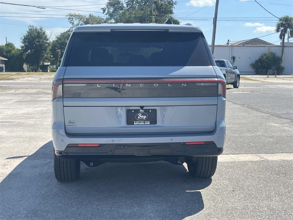 2025 Lincoln Navigator Reserve photo 4