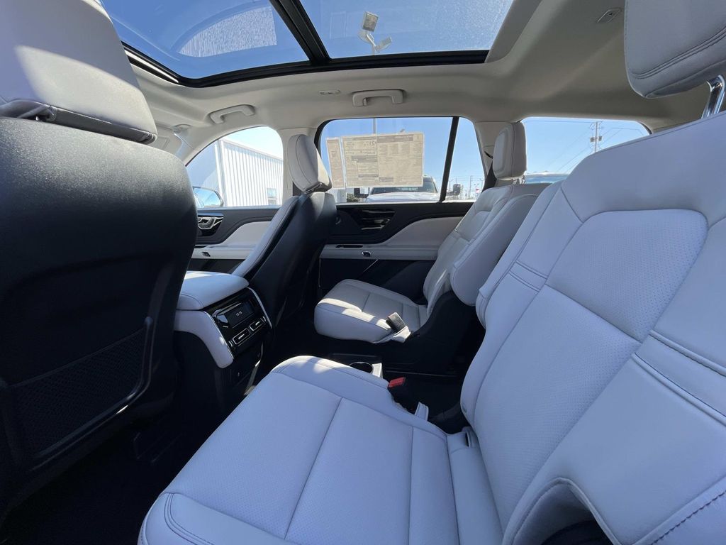 2026 Lincoln Aviator Premiere - Photo 11