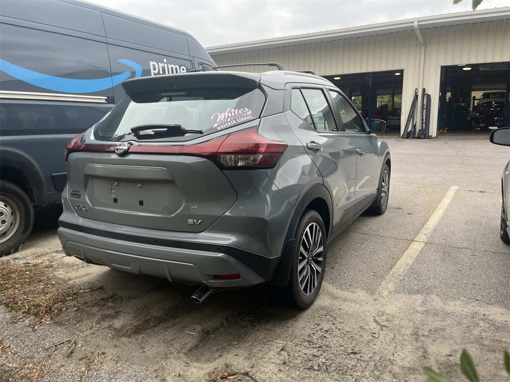2022 Nissan Kicks SV photo 4