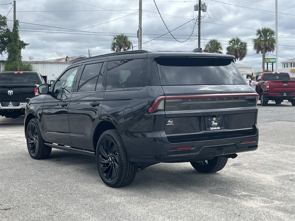 2025 Lincoln Navigator Reserve photo 2