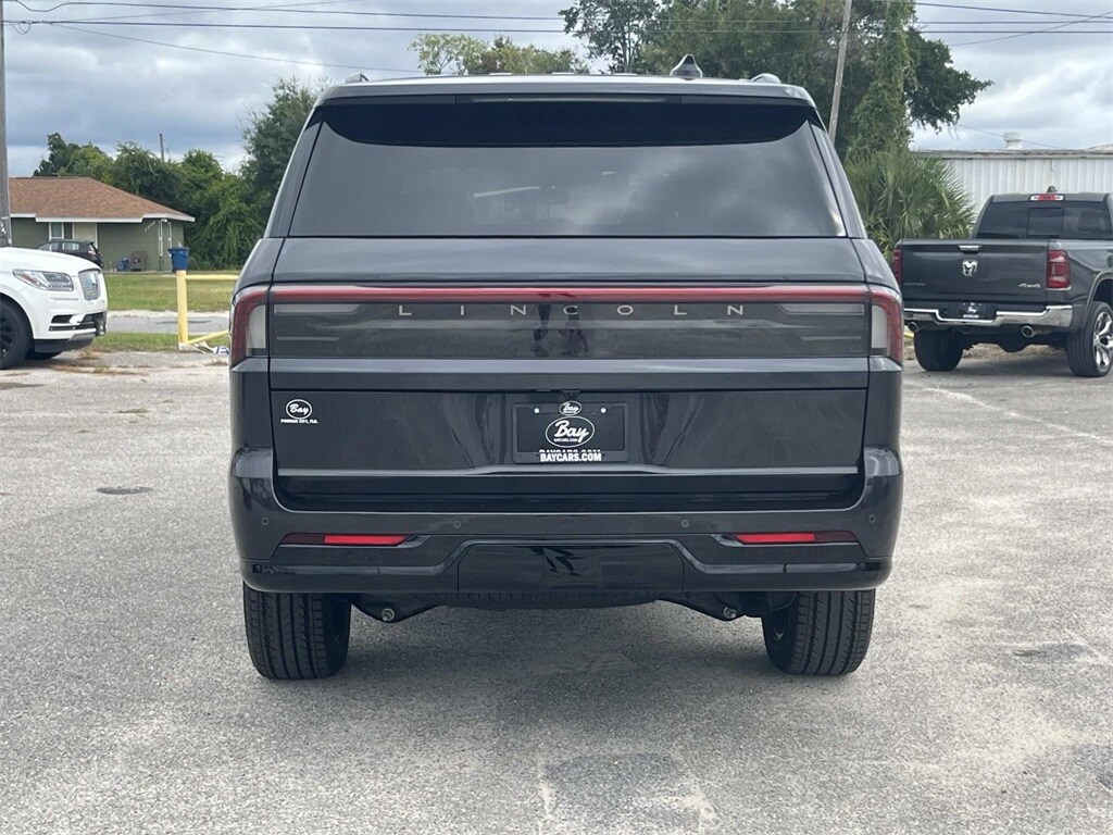2025 Lincoln Navigator Reserve photo 3