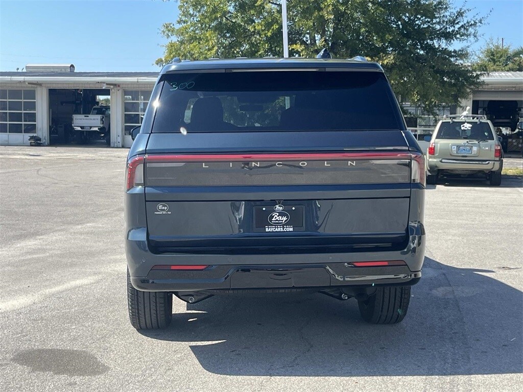 2025 Lincoln Navigator Reserve photo 4