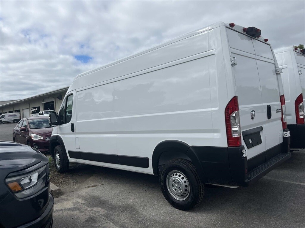 2025 Ram ProMaster 2500 Cargo Van photo 3