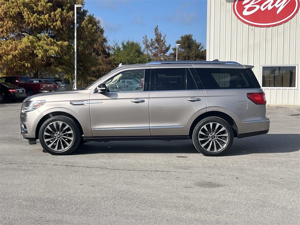 2018 Lincoln Navigator Select photo 2