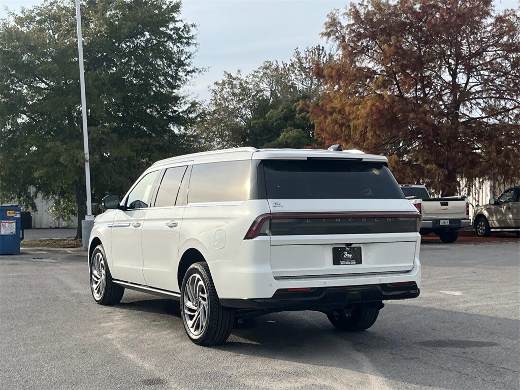 2025 Lincoln Navigator L Reserve photo 2