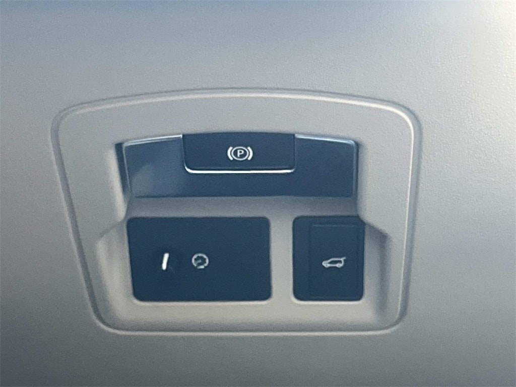 Used 2018 Land Rover Range Rover Velar P250 S SUV