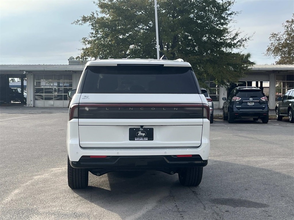 2025 Lincoln Navigator L Reserve photo 3