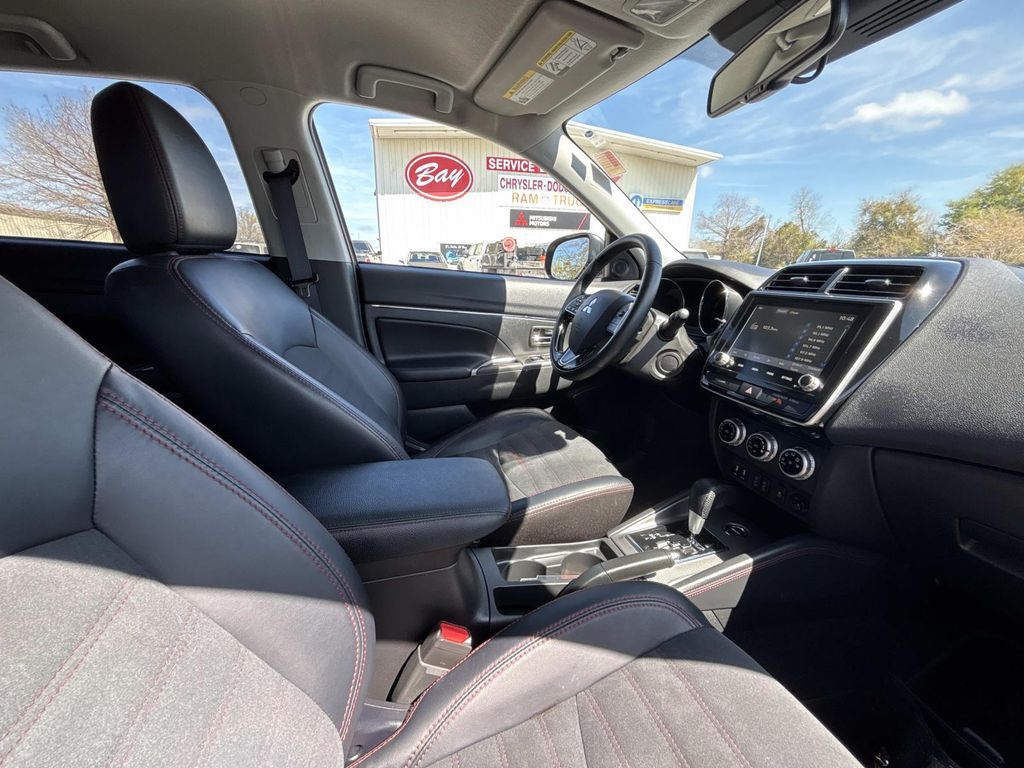 2024 Mitsubishi Outlander Sport SE - Photo 17