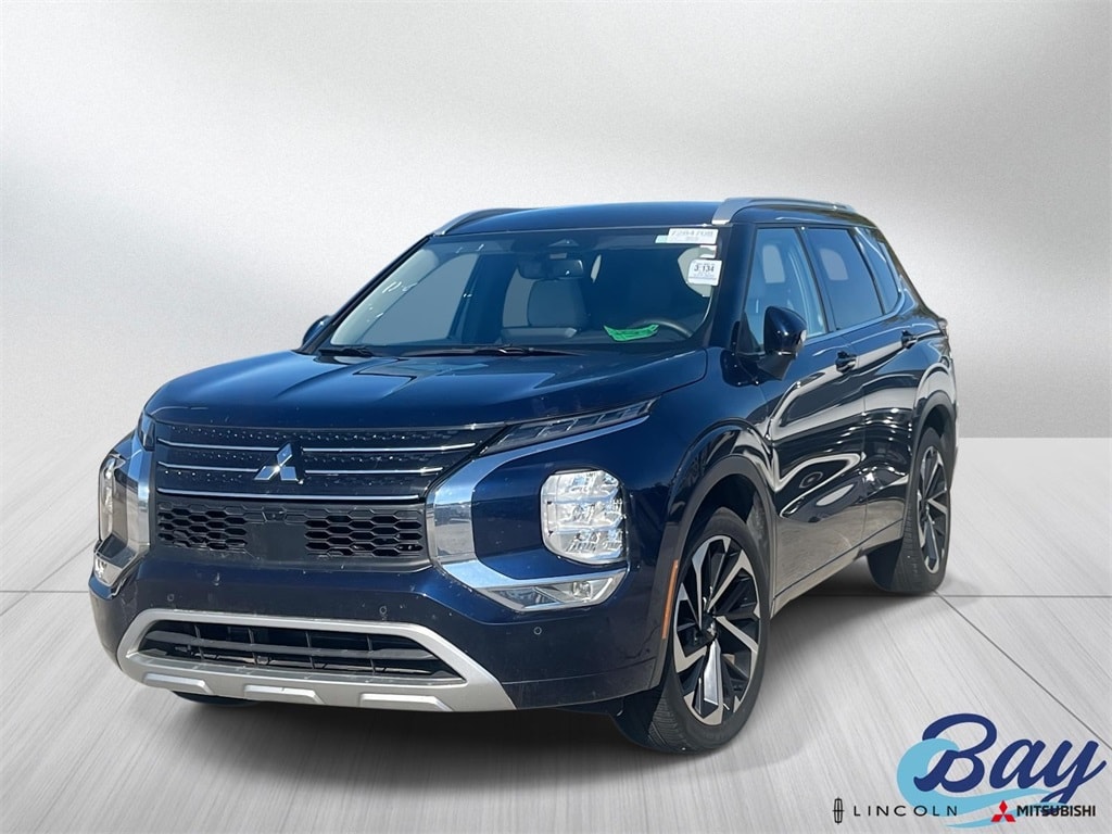 2024 Mitsubishi Outlander SEL's photo