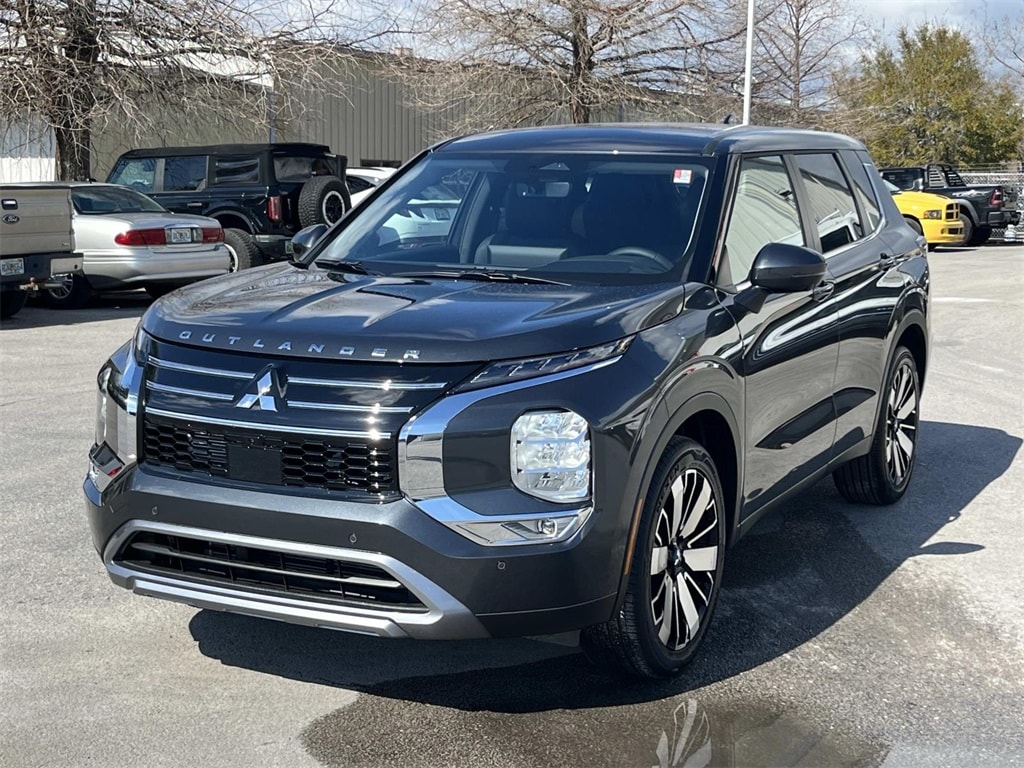 2026 Mitsubishi Outlander SE FWD's photo