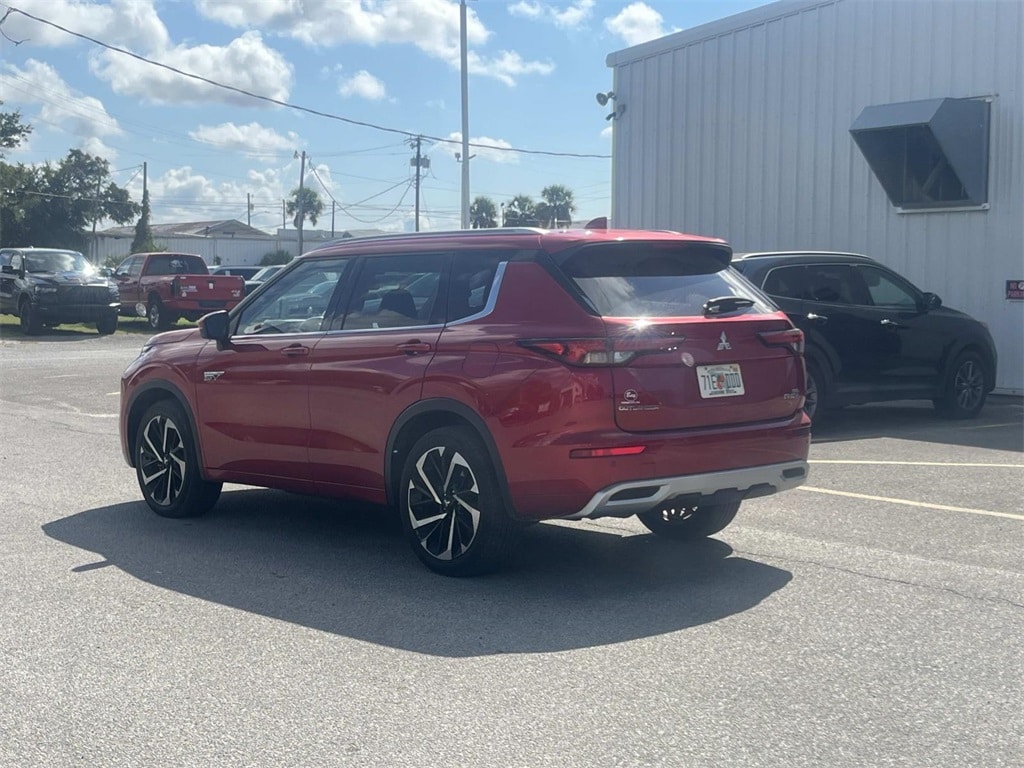 Used 2023 Mitsubishi Outlander Plug-In Hybrid SUV