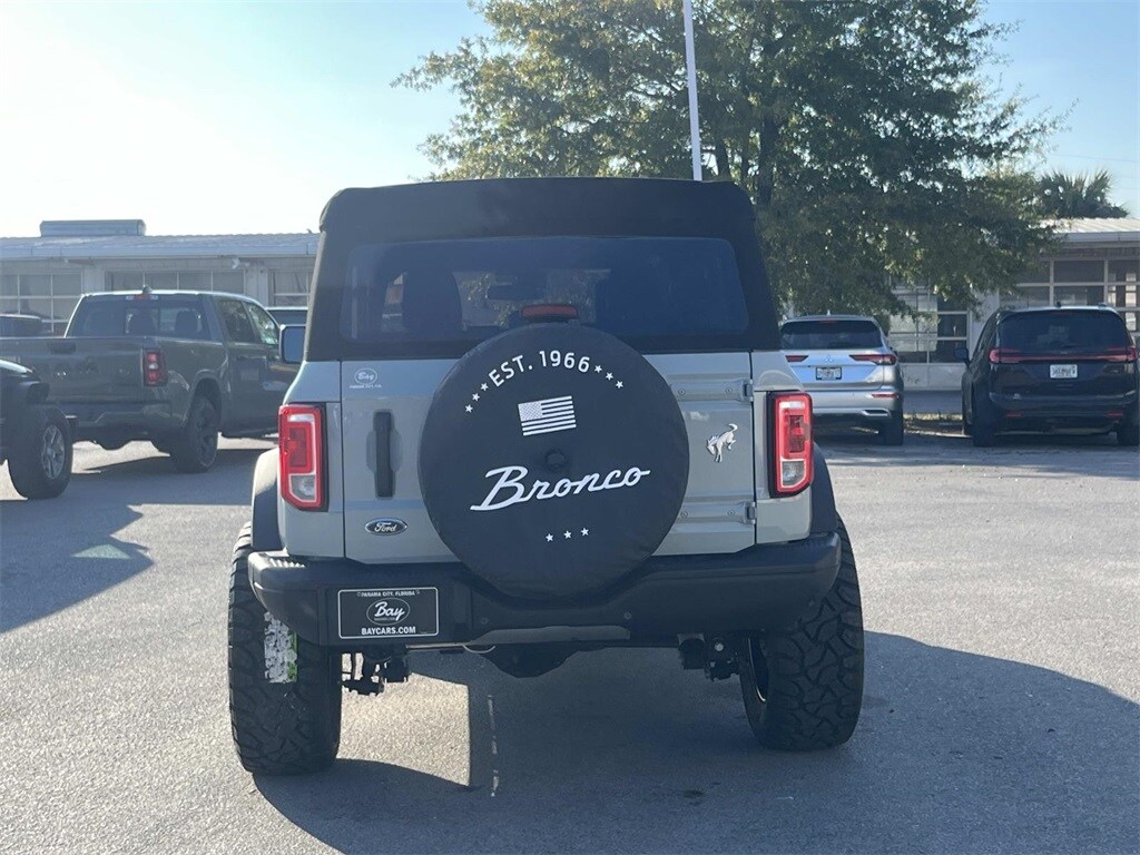 2023 Ford Bronco Black Diamond photo 4