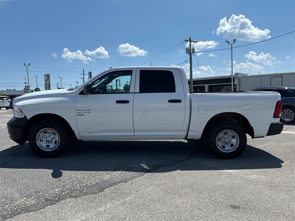 2022 Ram 1500 Classic Tradesman photo 2