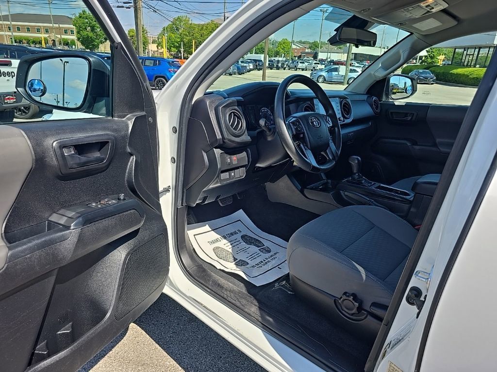 2022 Toyota Tacoma SR - Photo 11