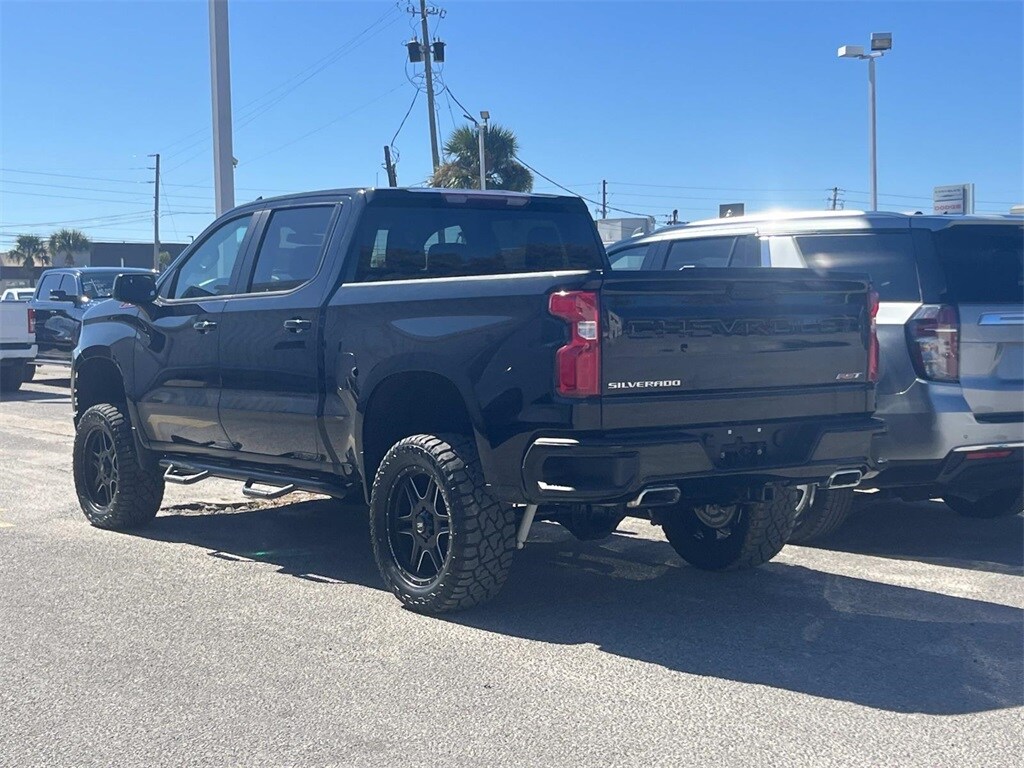 2021 Chevrolet Silverado 1500 RST photo 2