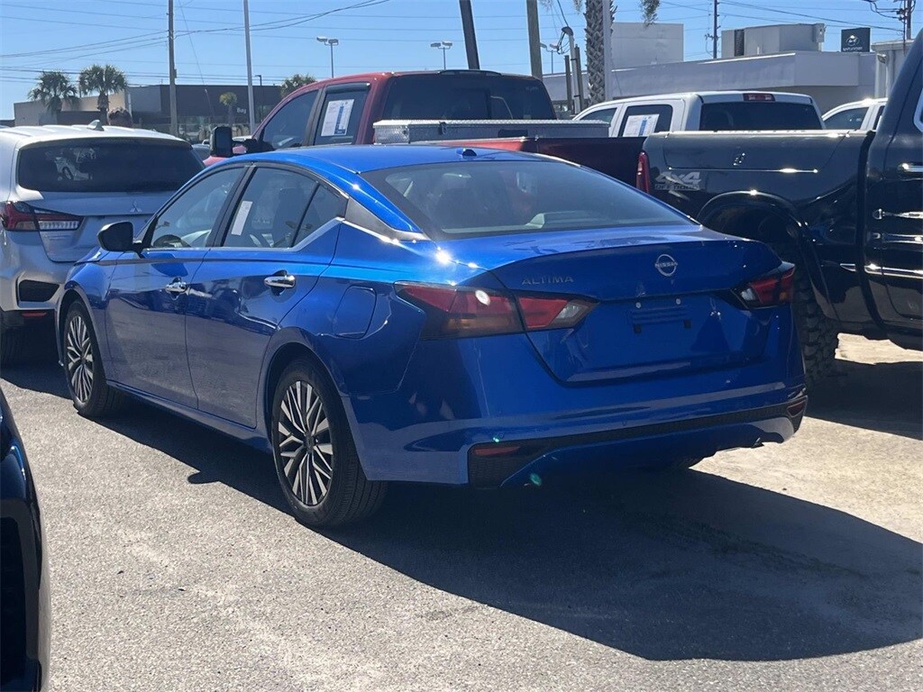 2025 Nissan Altima SV photo 3