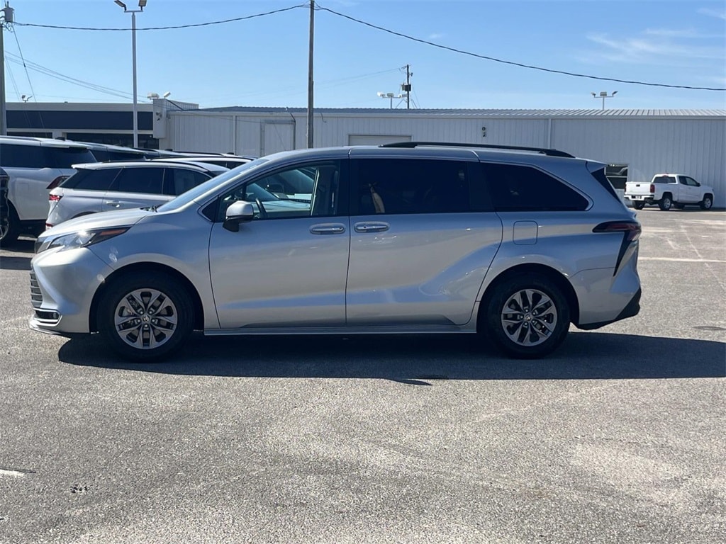 Used 2024 Toyota Sienna XLE Van Passenger Van