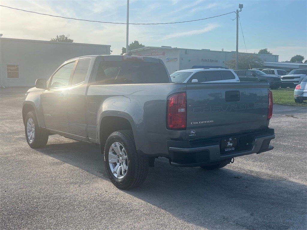 2022 Chevrolet Colorado LT photo 2
