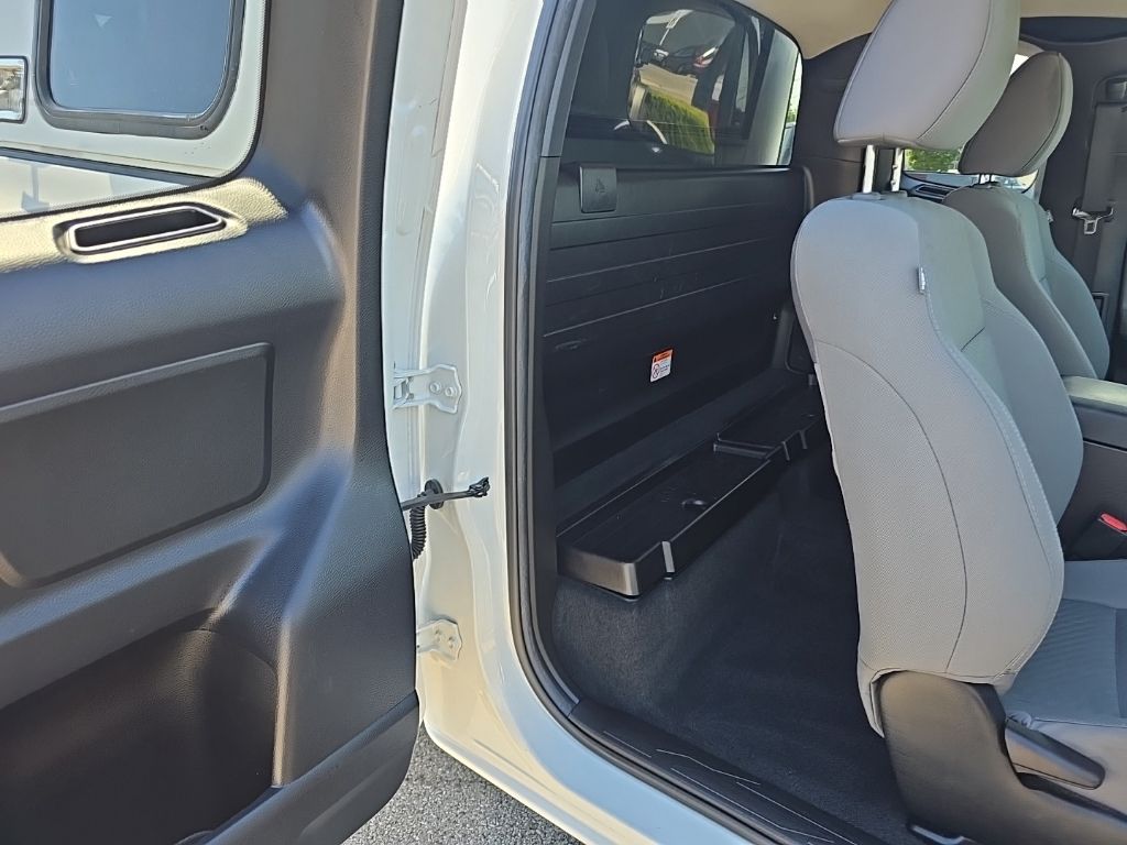2022 Toyota Tacoma SR - Photo 18