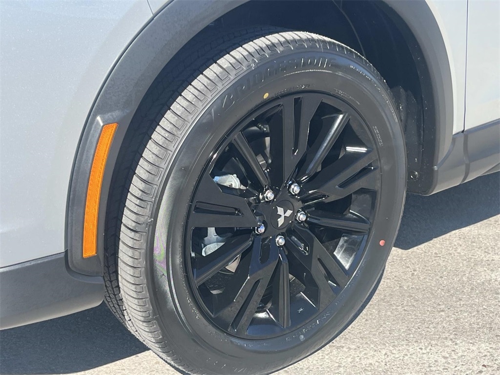 2026 Mitsubishi Eclipse Cross LE - Photo 9