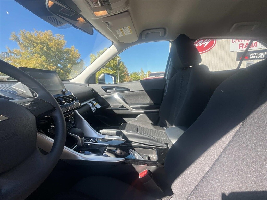 2026 Mitsubishi Eclipse Cross LE - Photo 10