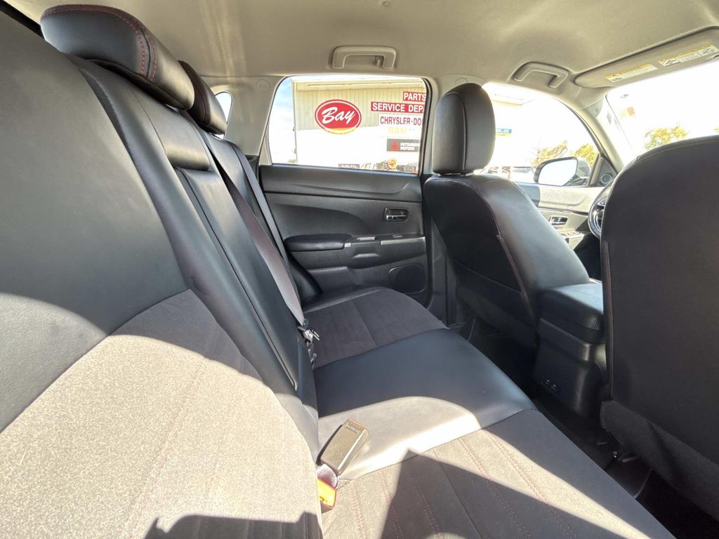 2024 Mitsubishi Outlander Sport SE - Photo 14