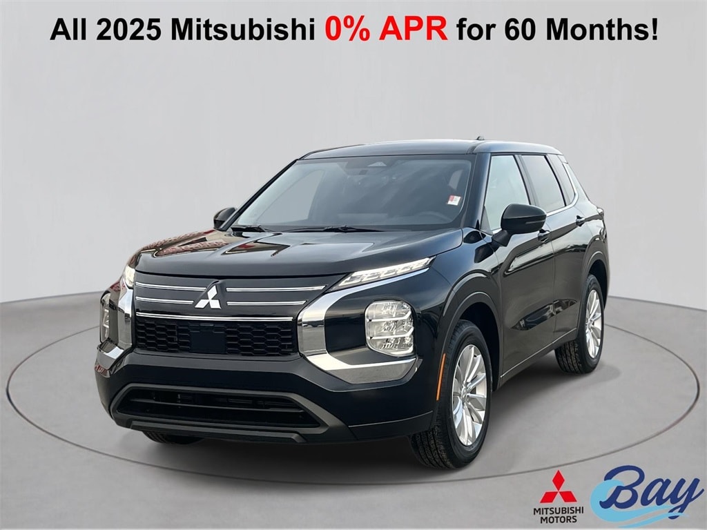 2025 Mitsubishi Outlander ES's photo