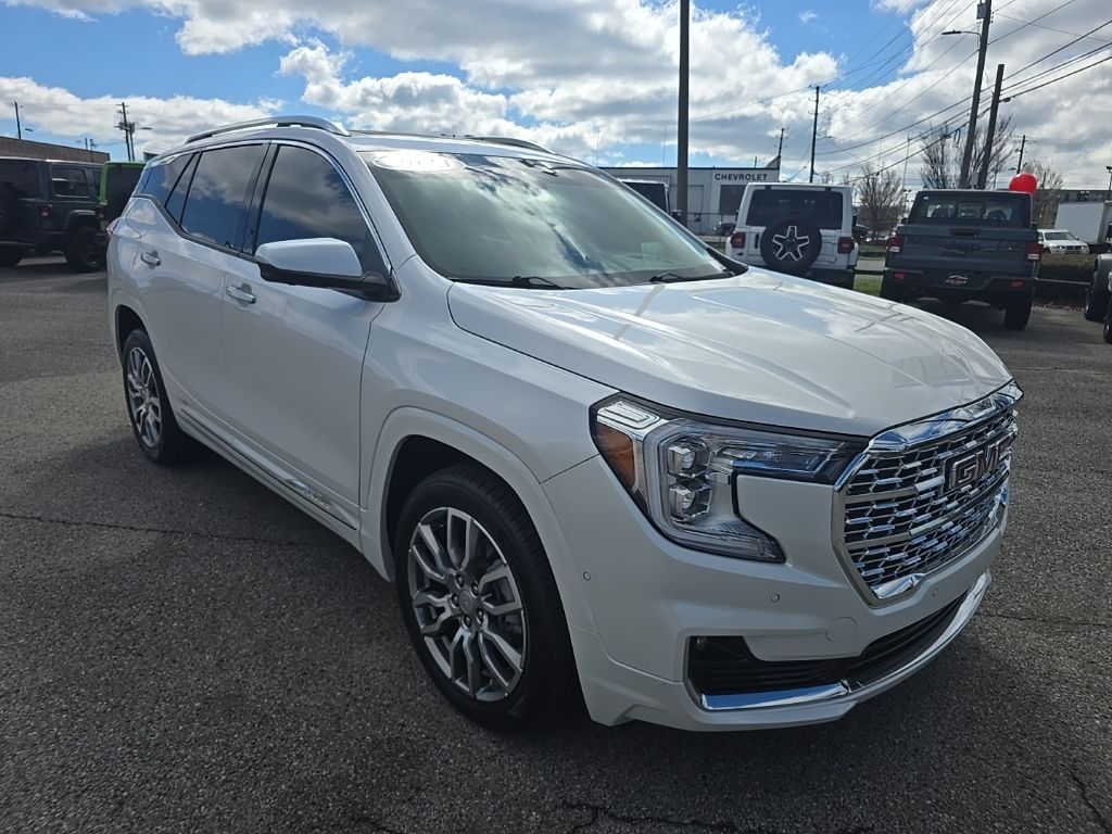 2023 GMC Terrain Denali AWD's photo