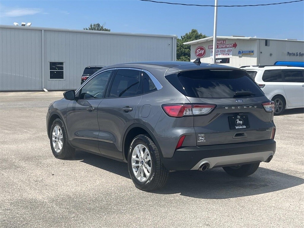 2022 Ford Escape SE Hybrid photo 3