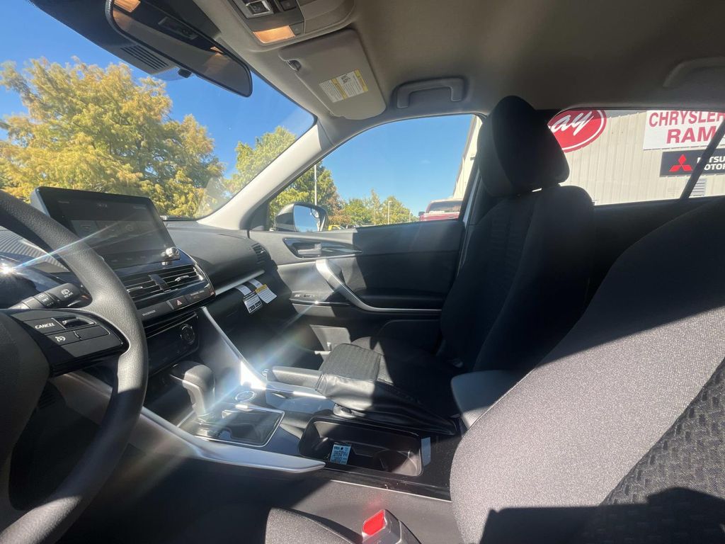 2026 Mitsubishi Eclipse Cross LE - Photo 10