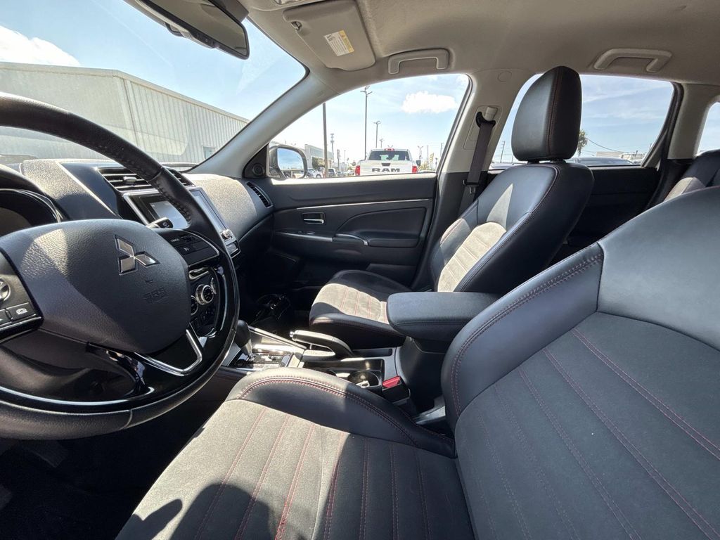 2024 Mitsubishi Outlander Sport SE - Photo 10