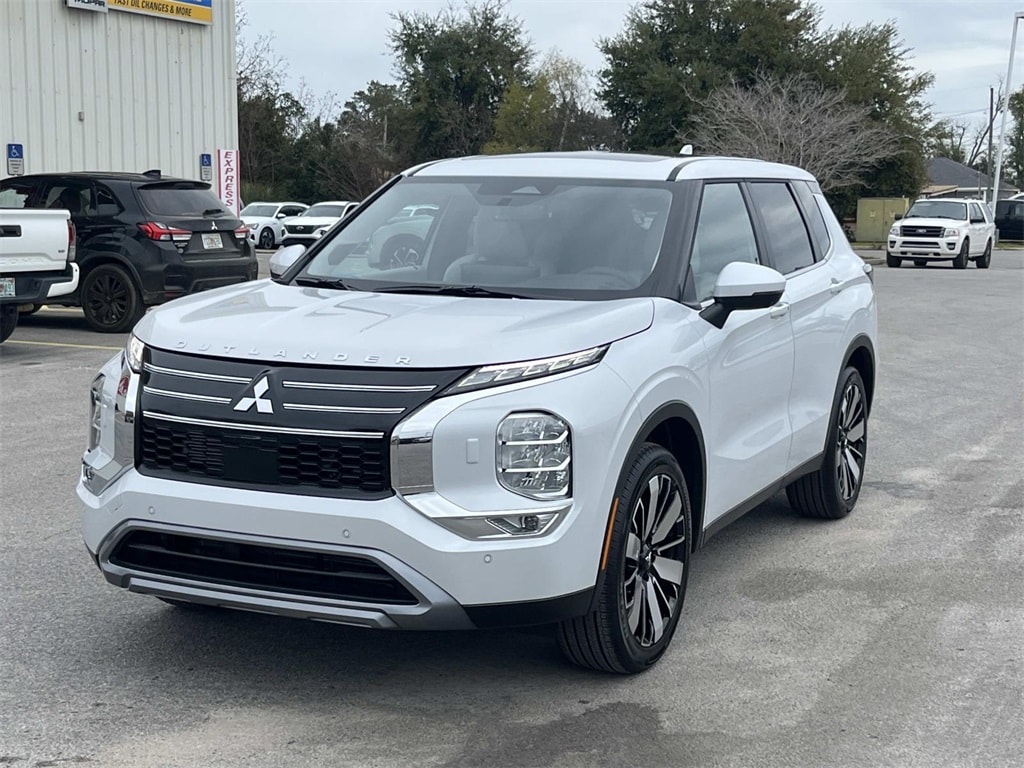 2026 Mitsubishi Outlander SE S-AWC's photo