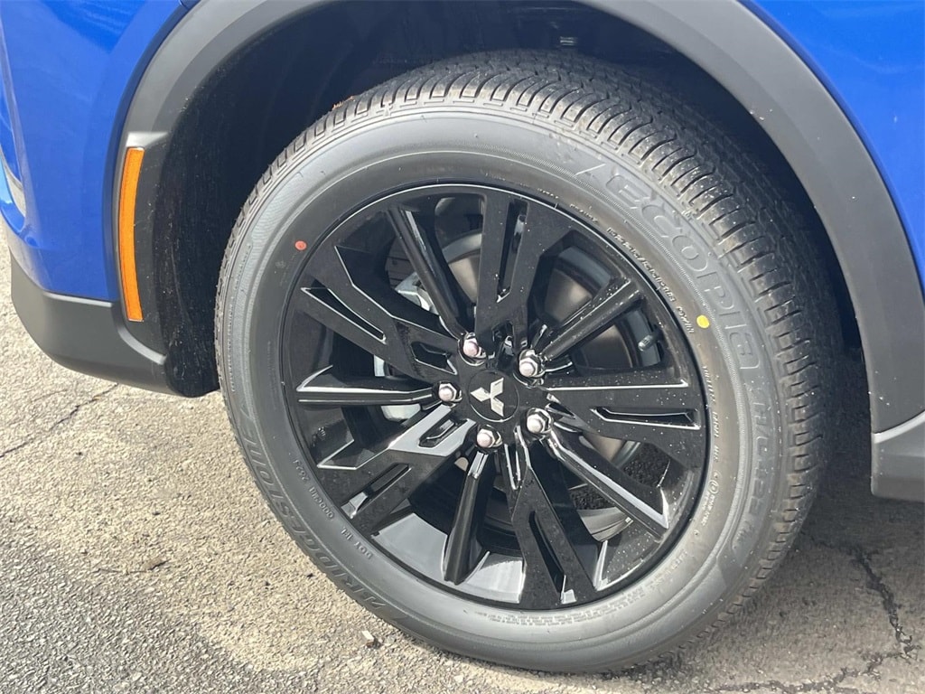 2026 Mitsubishi Eclipse Cross LE - Photo 6