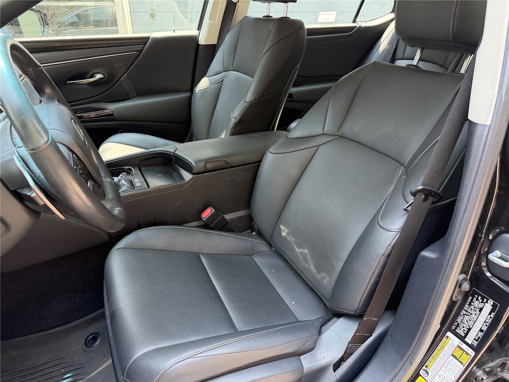 Certified 2024 Lexus ES 300h Sedan