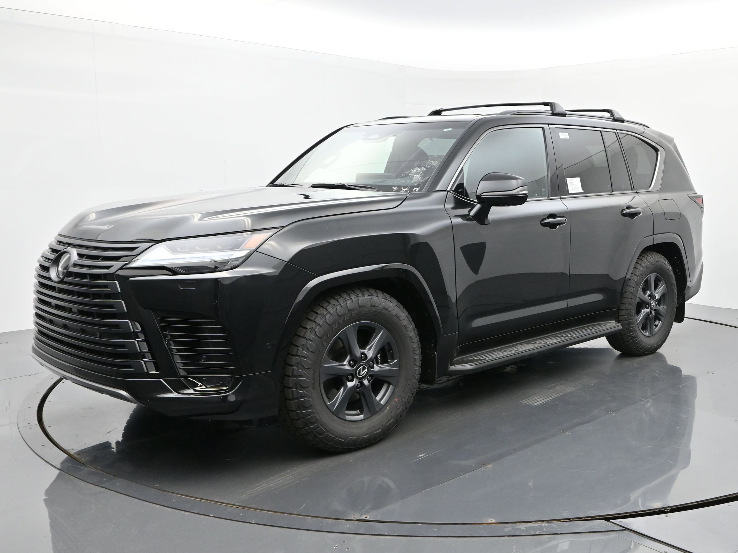 2025 Lexus LX Overtrail's photo