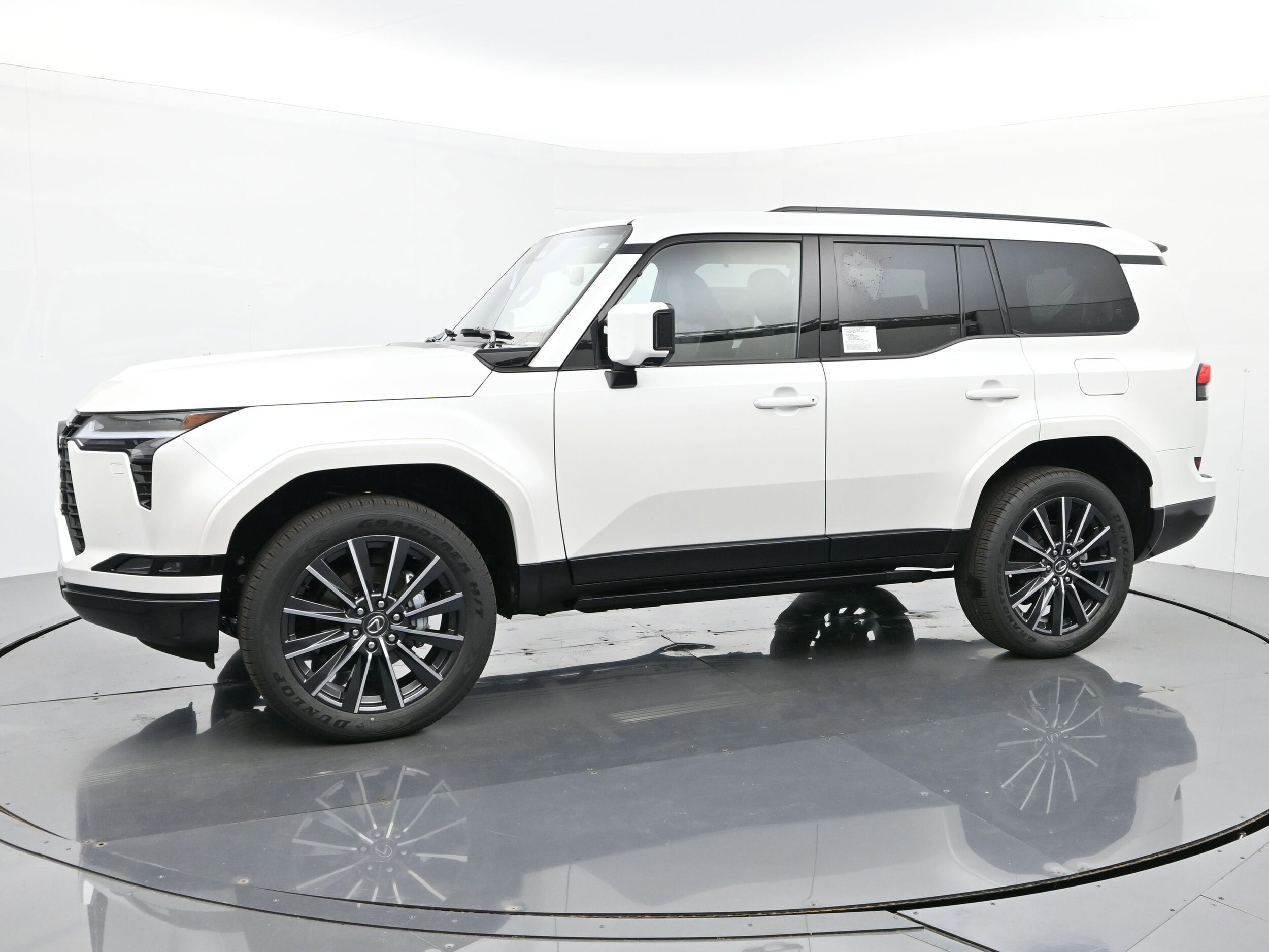 2025 Lexus GX 550 Luxury photo 2